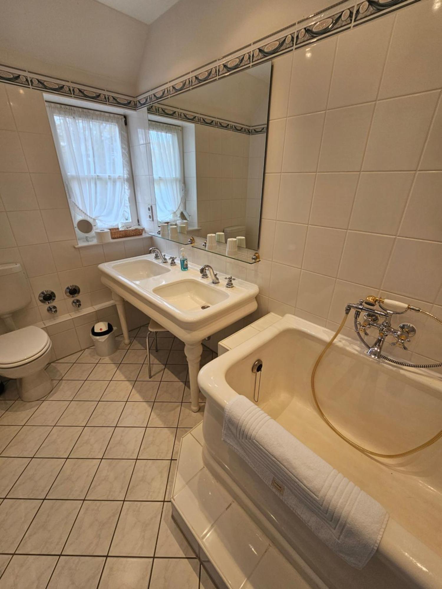 Landhaus Saaleck Naumburg  Zimmer foto